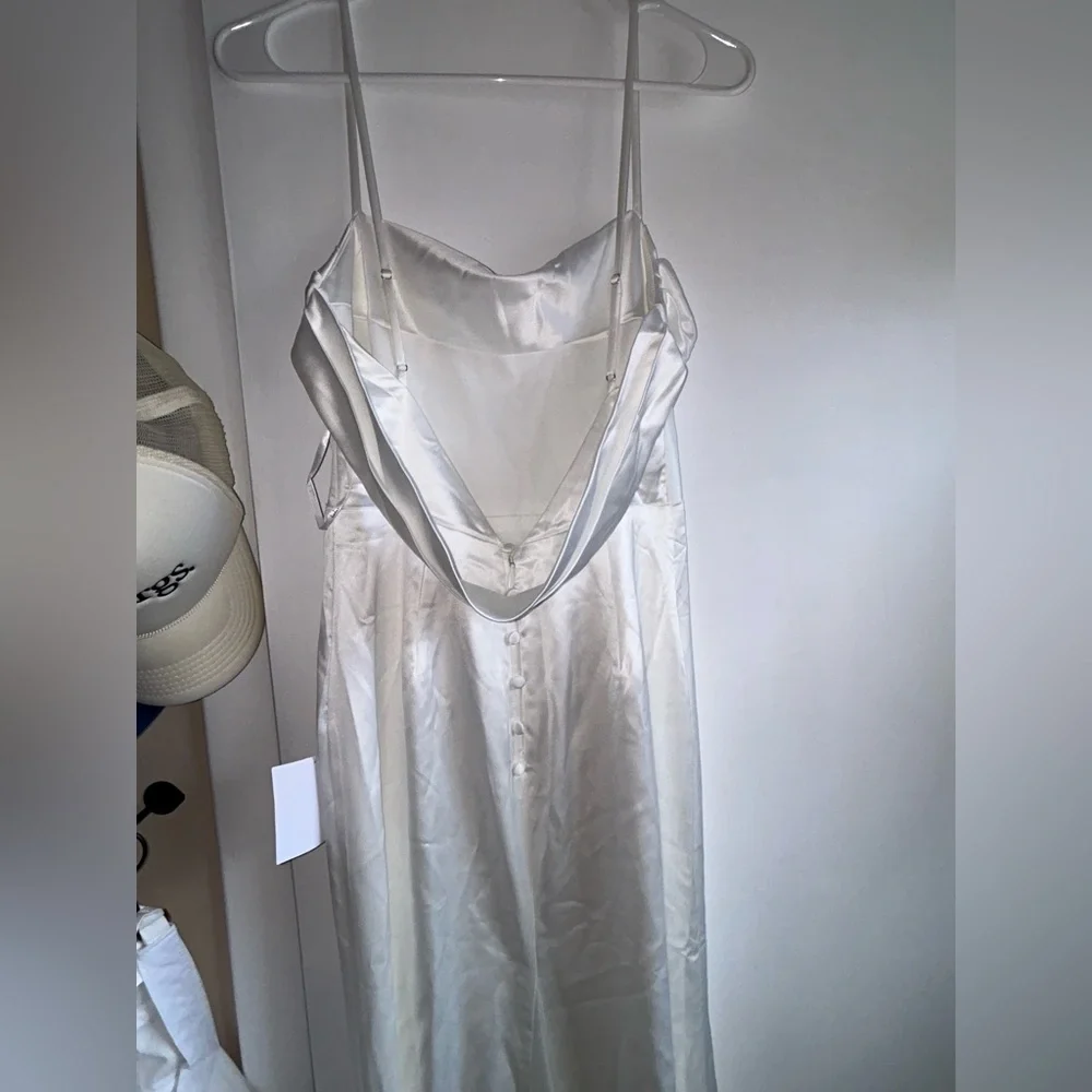NWT Lovely Endearment White Satin Sleeveless Backless Maxi Dress - Picture 5 of 9